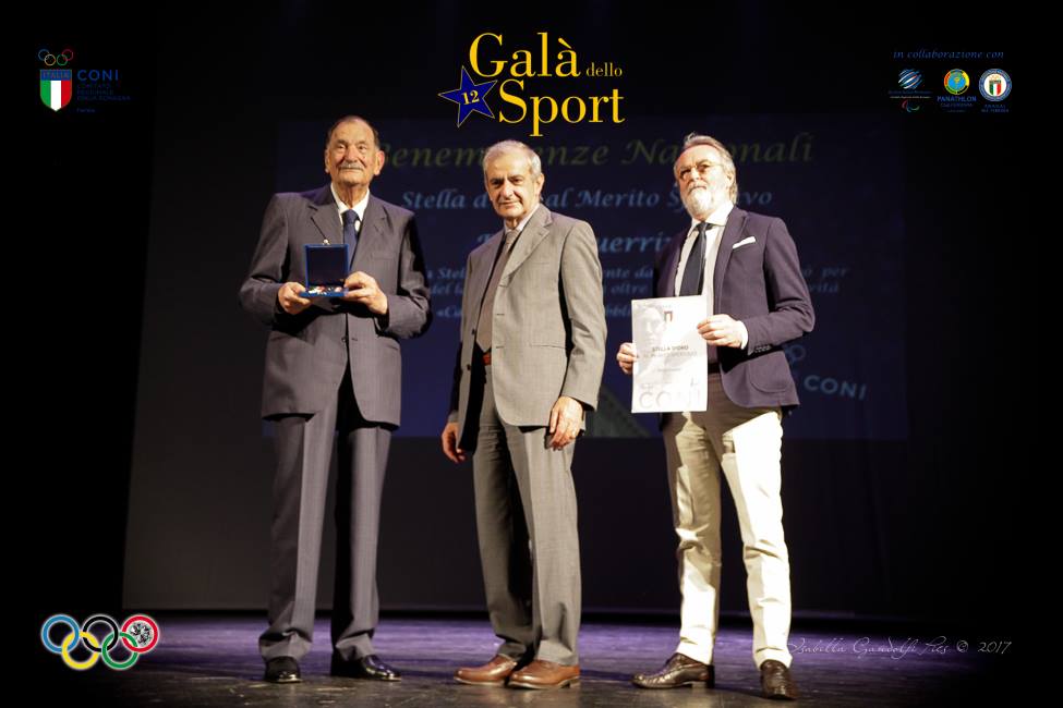 Renzo Guerrini premiato con la Stella d'Oro del CONI