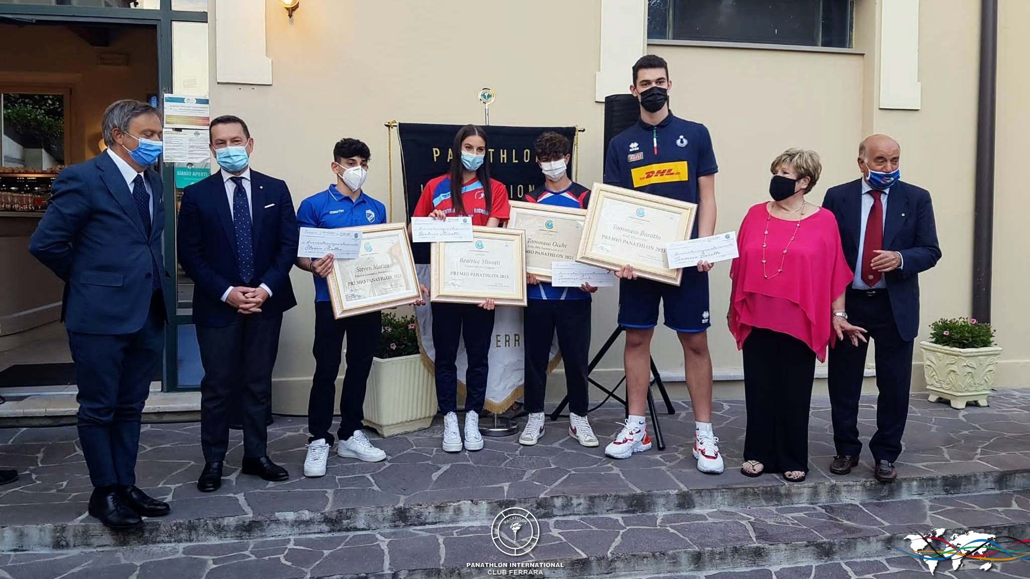 Premi Panathlon 2021 foto di gruppo dei premiati